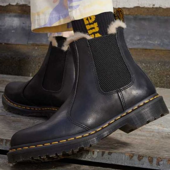 NEW Dr. Martens Women's Faux Fur Lined Chelsea Boots in Black Size 6 #92 - Picture 2 of 7
